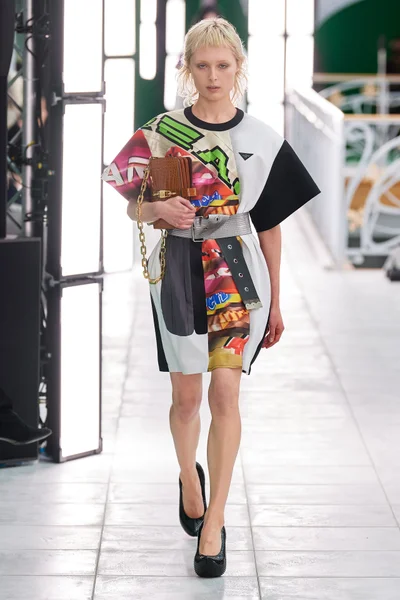 Look 38